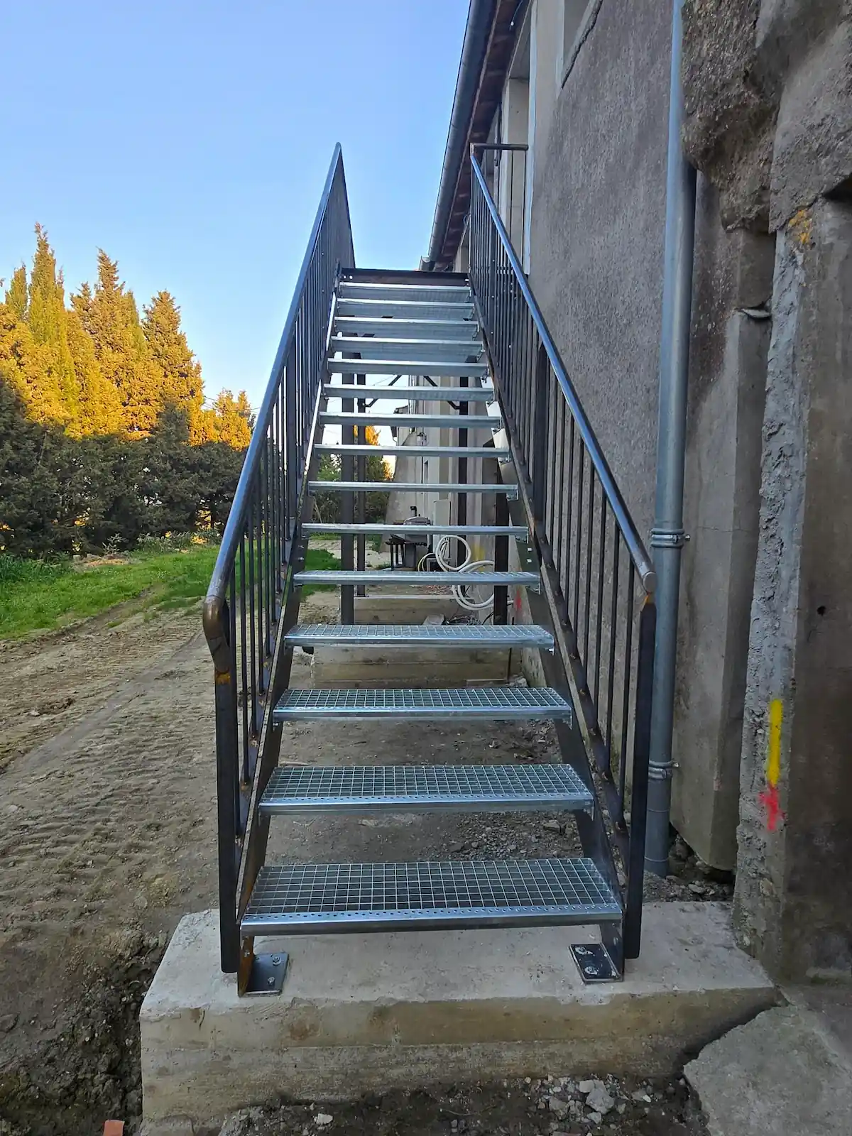 Escalier extérieur galvanisé GMC24 à Montpon