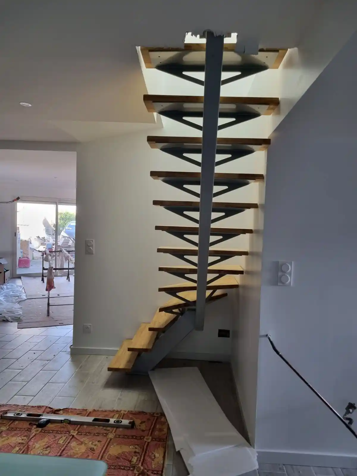 Escalier limon central gris GMC24 à Périgueux
