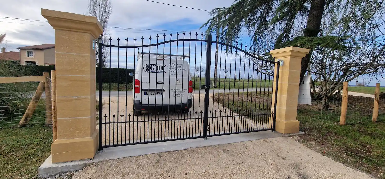 Portail fer forgé pointes de lance GMC24 à Mussidan